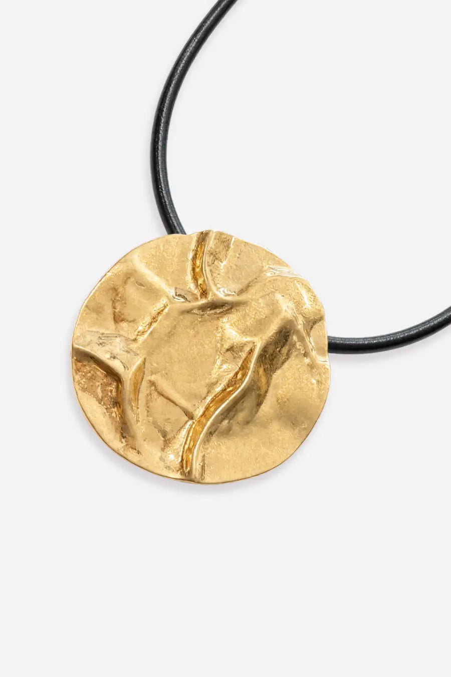 Collar Medalla Dorada - Negro