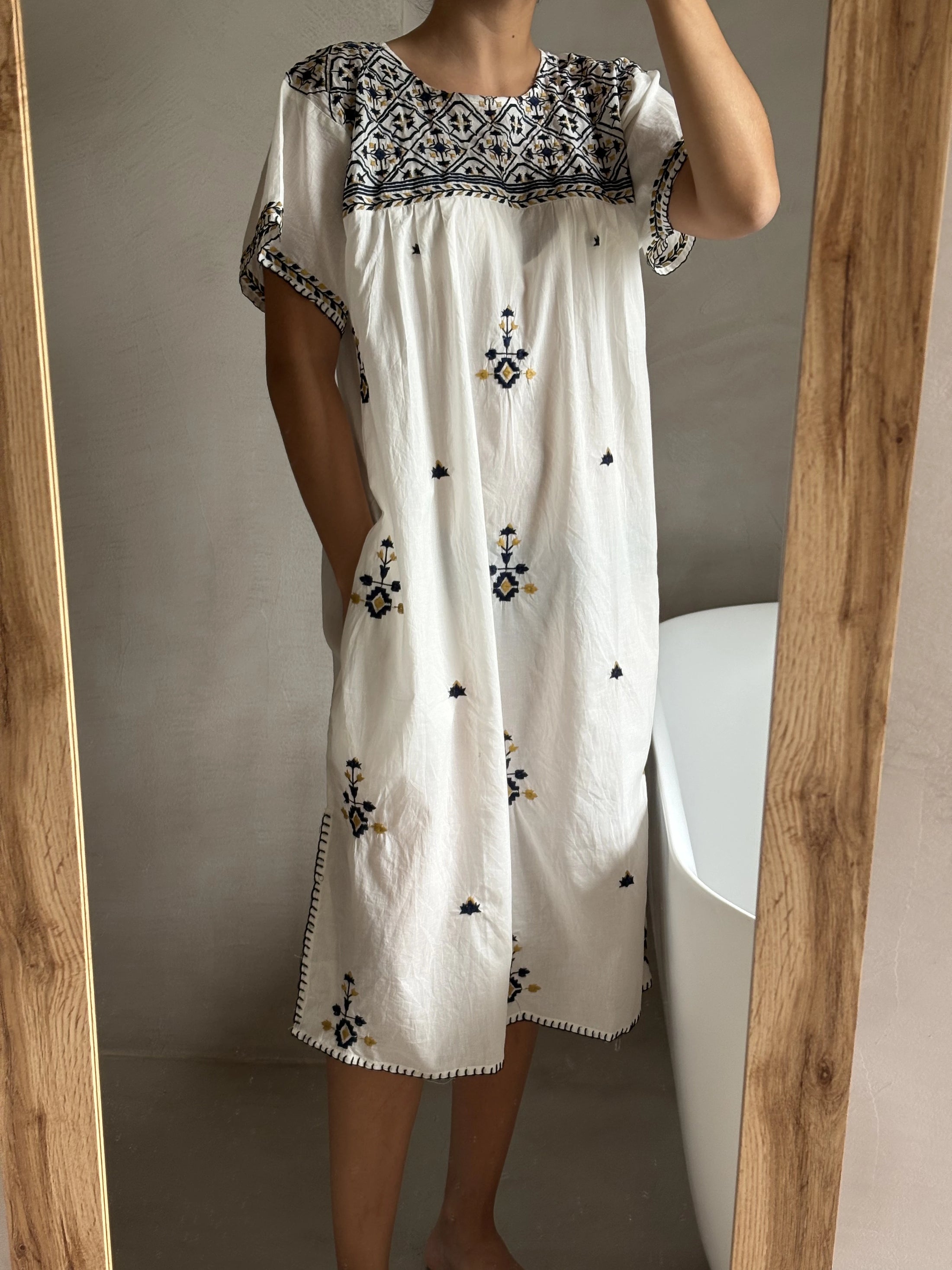 Vestido Túnica Bordado Geométrico