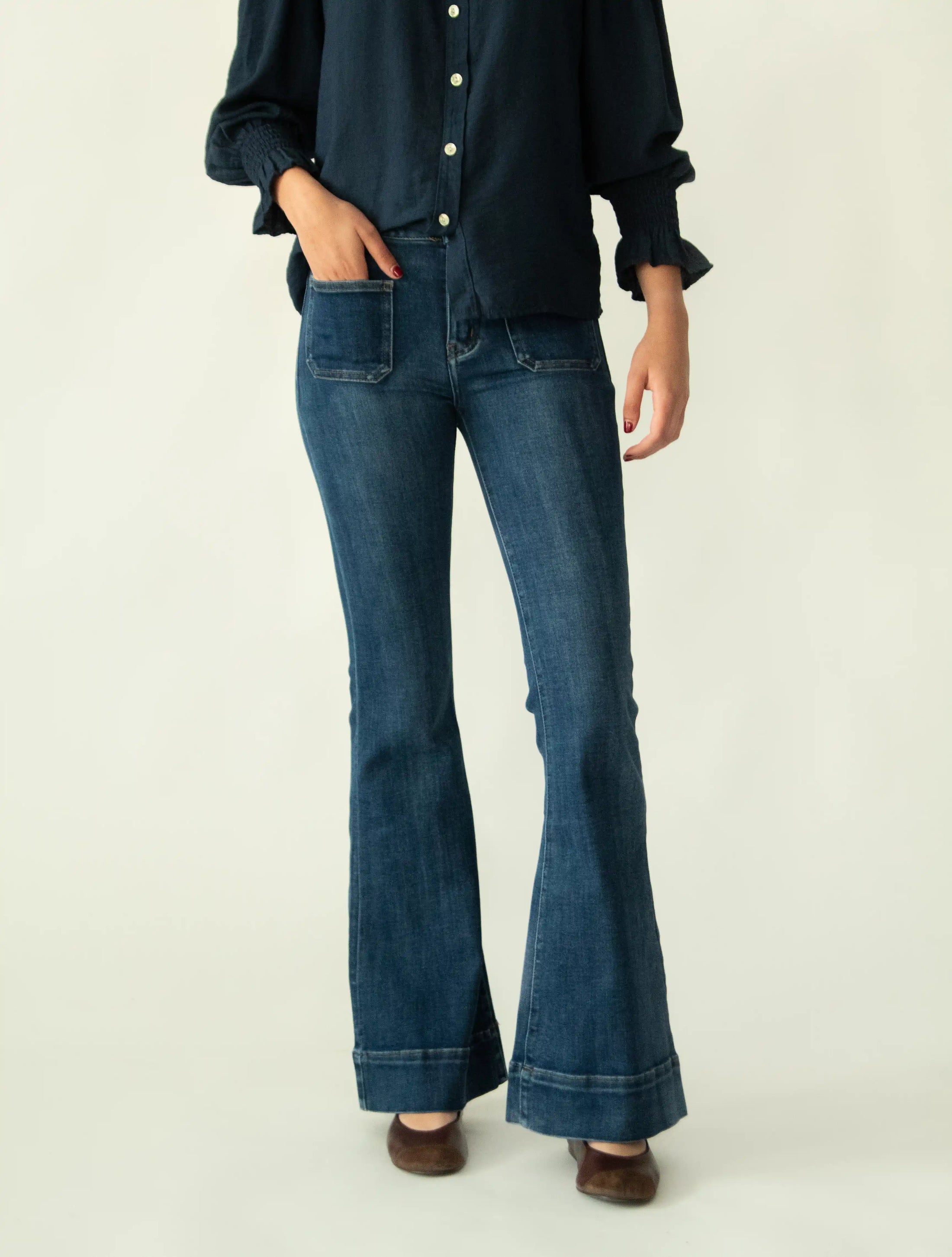 Jeans Flare Bolsillos Delanteros