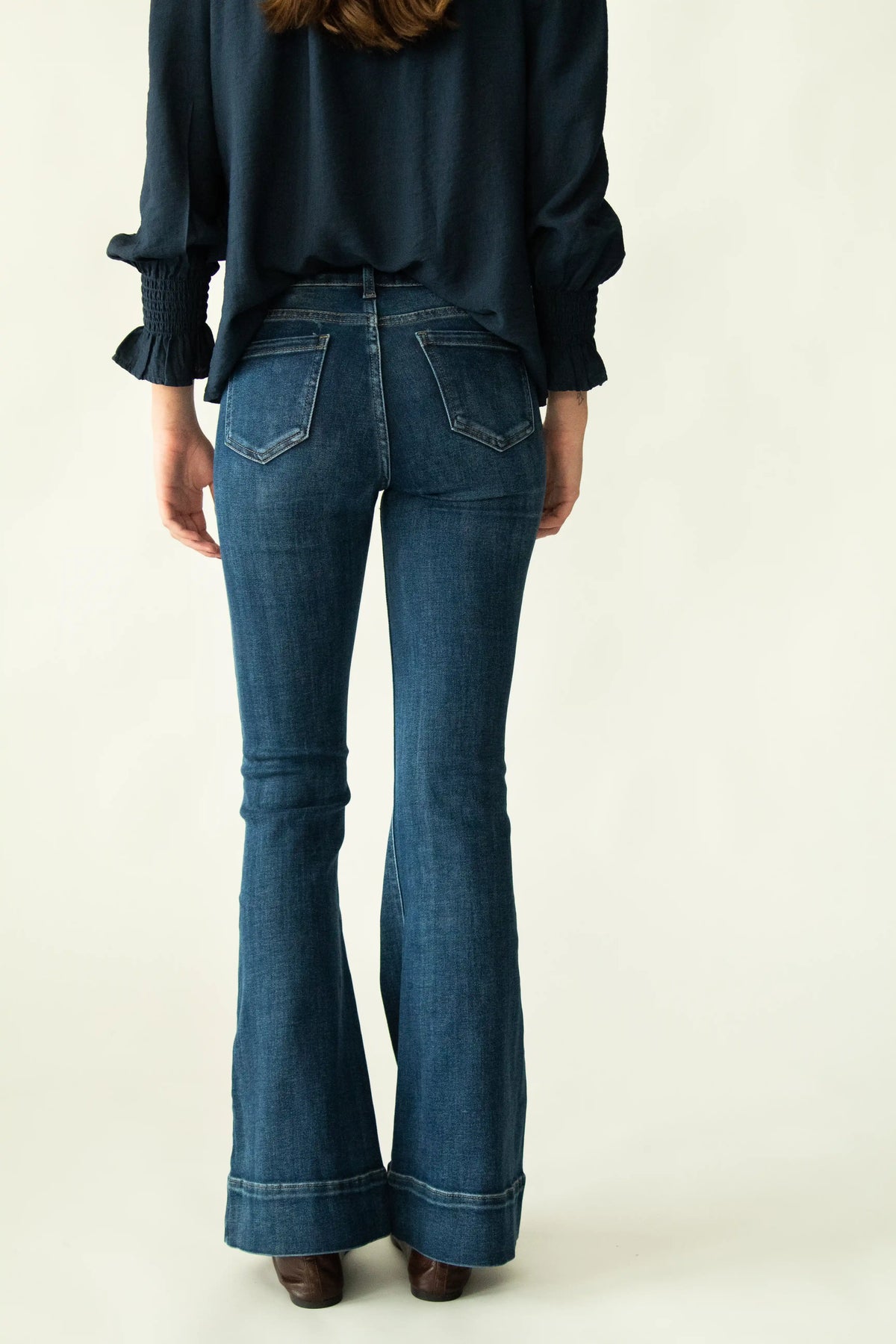Jeans Flare Bolsillos Delanteros - Azul